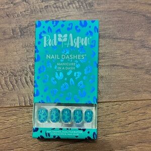 Red Aspen Blue Leopard Nail Dashes